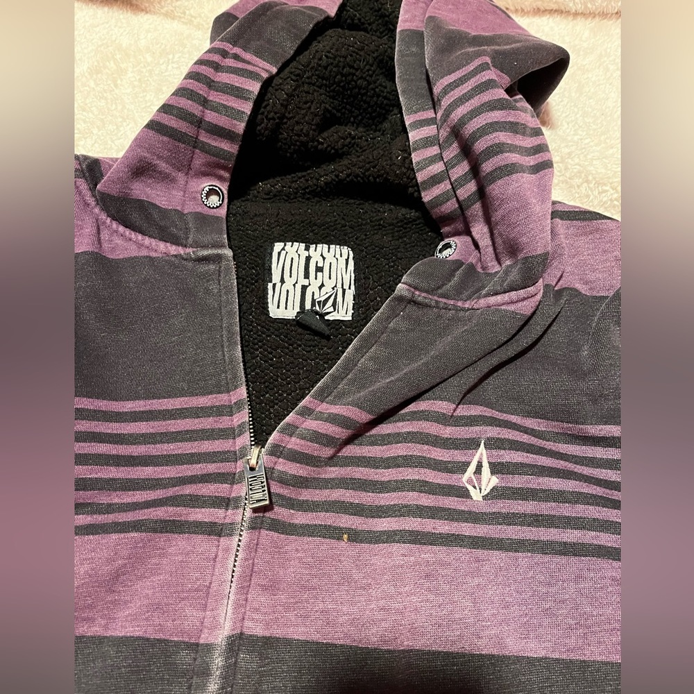 Volcom Sweater - Picture 3 of 3